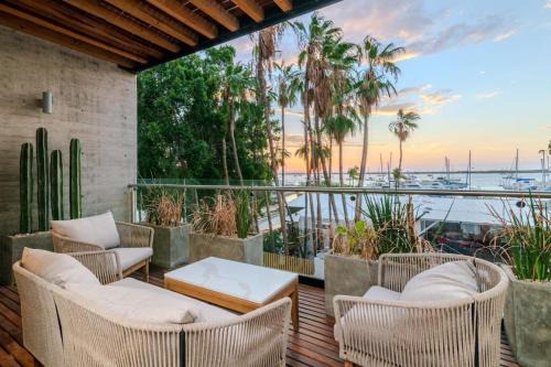 La Paz Apartment | Central with sea view by Porto Vacanze at Laiva