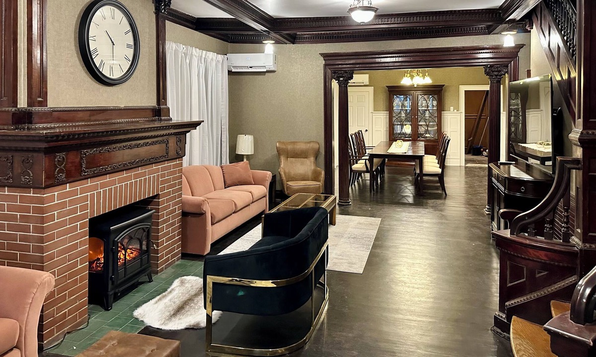 Shenandoah House | CENTURY House with 6 bedrooms