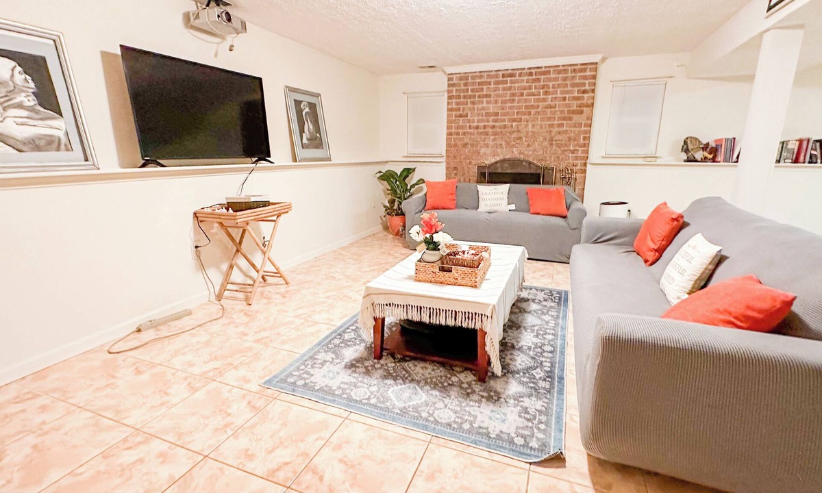 Upper Marlboro House | Charming 2-bedroom basement in Upper Marlboro with WiFi and AC