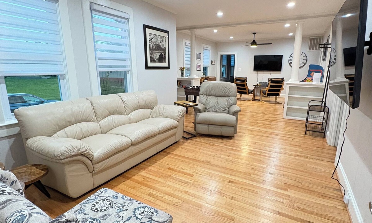 Quantico House | Charming 3-bedroom bungalow in Quantico Town 2 King Beds Game Room Entire Home!