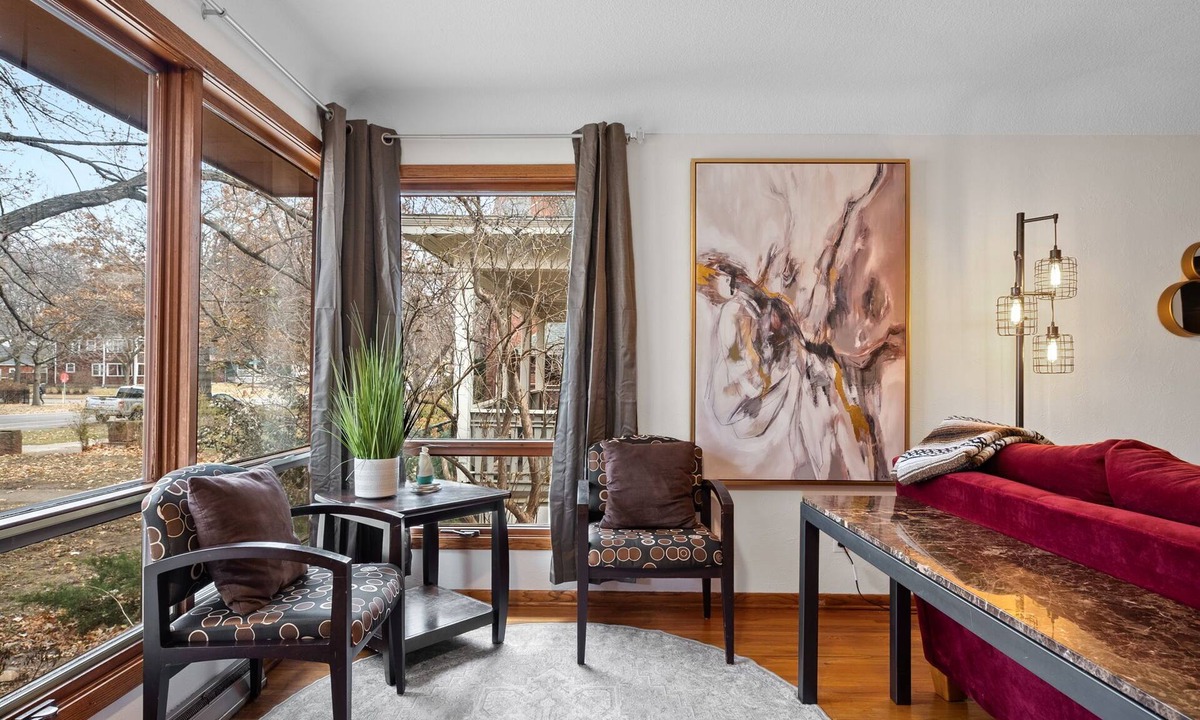 Summit Hill House | Charming 3-bedroom home with WiFi, AC on Summit near Hamline School of Law.