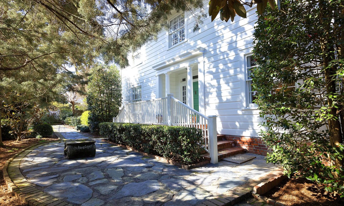 Chapel Hill House | Charming 3-bedroom house with AC, WiFi in serene Chapel Hill