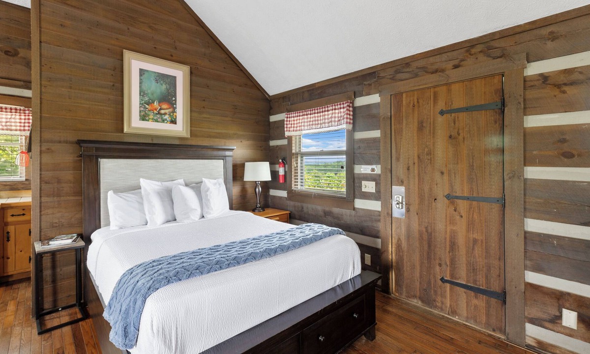 Fancy Gap Cabin | Charming Blue Ridge Cabin with Jacuzzi and Mountain Views-Cabin 2