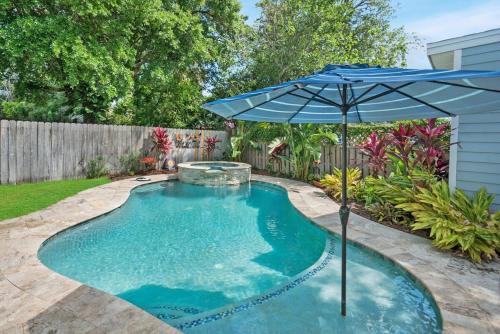 Lincolnville House | Charming Cottage w Pool, Walkable to Downtown