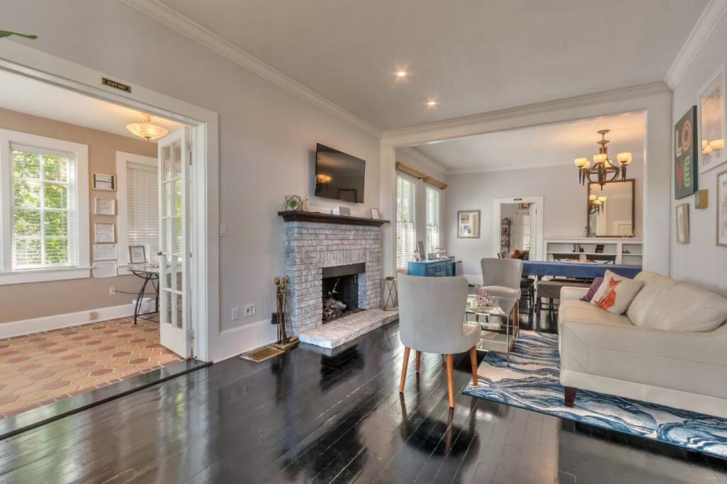 South Beach Street Historic District House | Charming Fox Tail Estate