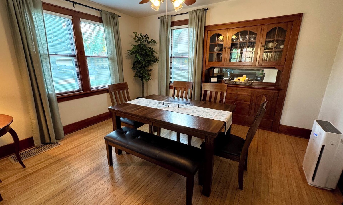 Lake City House | Charming House in Lake City 3 Blocks from Marina and Lake Pepin! 3 Bdrms/2 Bath