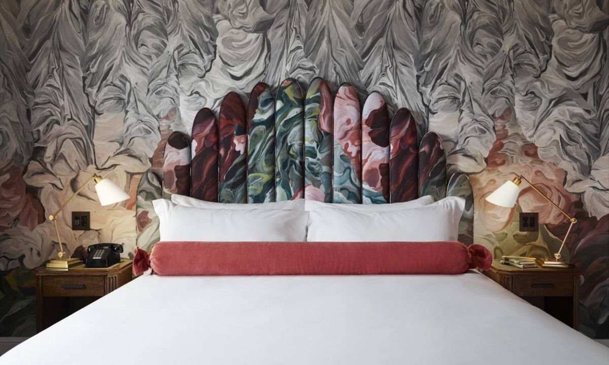 Chinatown Hotel | Chic DC Haven | 3 Units | Gym Access | Near Landmarks & Dining