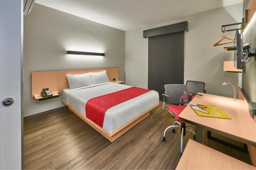 City Express Celaya Galerias | Celaya