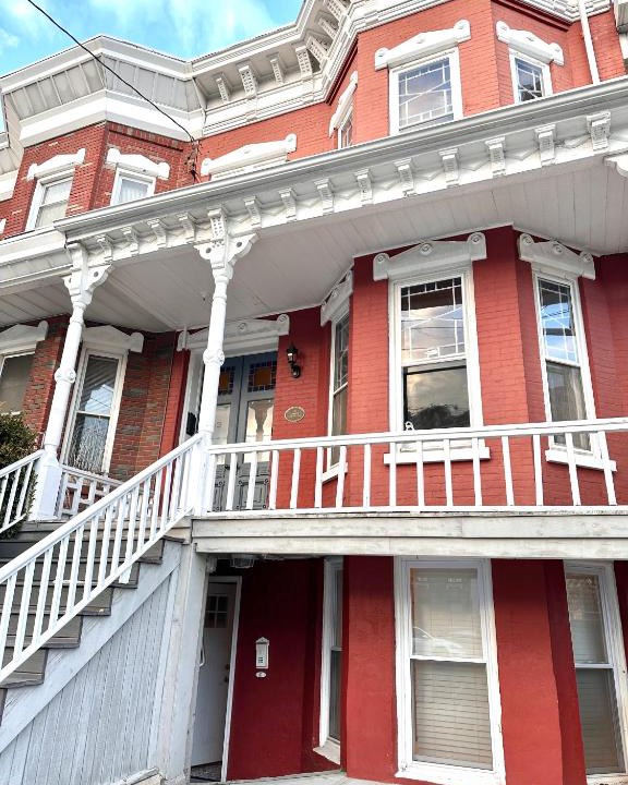 Bayonne Apartment | Classical Isbills Row House close to NYC