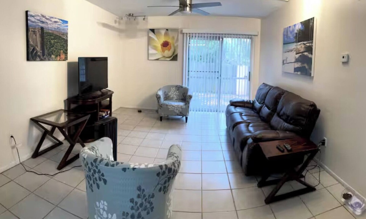 Gainesville Apartment | Comfortable 2-bedroom apartment, 1.5 blocks from UF Hospital