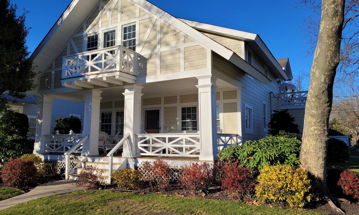 Wall House | Comfortable Home 3 blocks from the beach at the Jersey Shore (Belmar, North end)