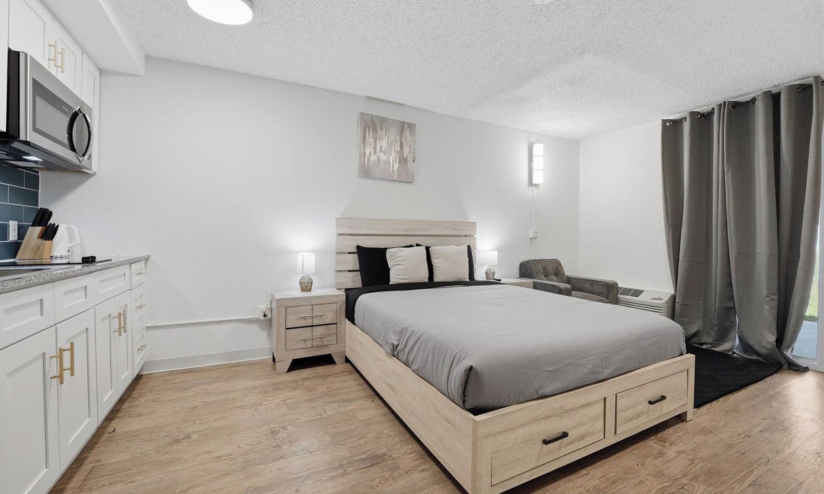 St. Johns Apartment | Comfortable studio with updated amenities