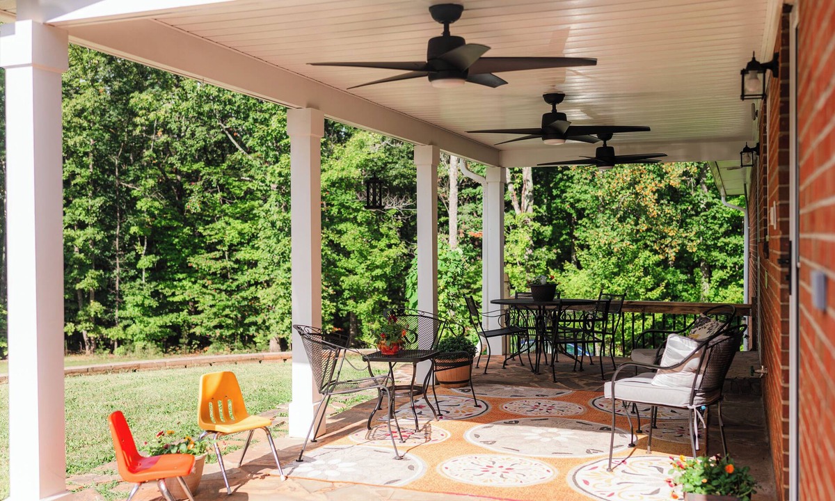 Concord House | Concord Home near Lynchburg & Appomattox well stocked kitchen laundry 4BR 2BA