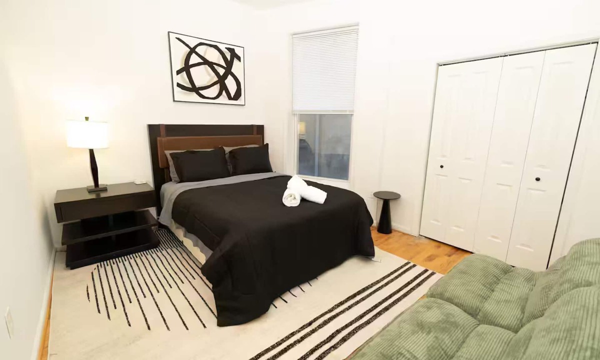 Le Droit Park Apartment | Convention Center/Howard/Downtown Sleeps 8 Apt