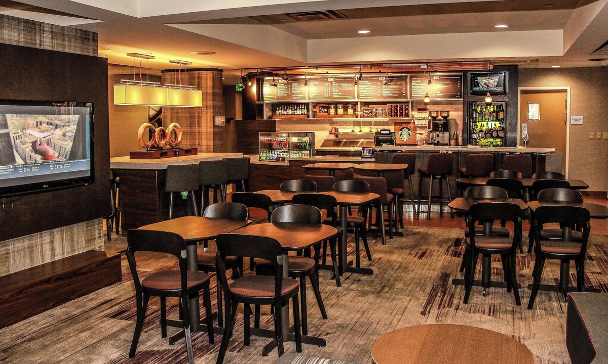 Greenbrier East Hotel | Courtyard by Marriott Chesapeake