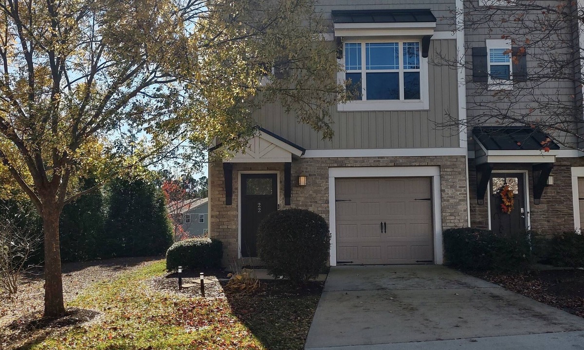 Durham House | Cozy 3-Story Townhome in RTP - Near RDU, Duke; Pet-Friendly; 30+ Day Stays