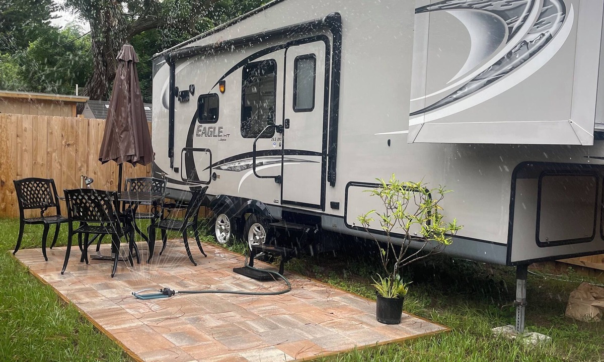 Gulf Coast Acres House | Cozy and Comfortable Camper to get fun and good times