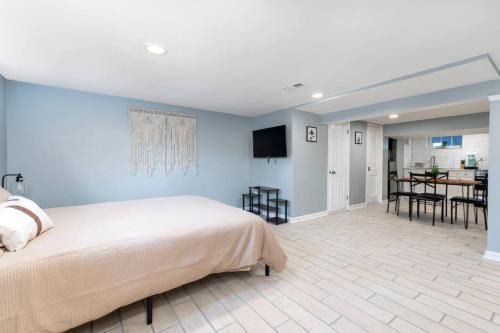 Dundalk House | Cozy Basement Studio Retreat Dundalk