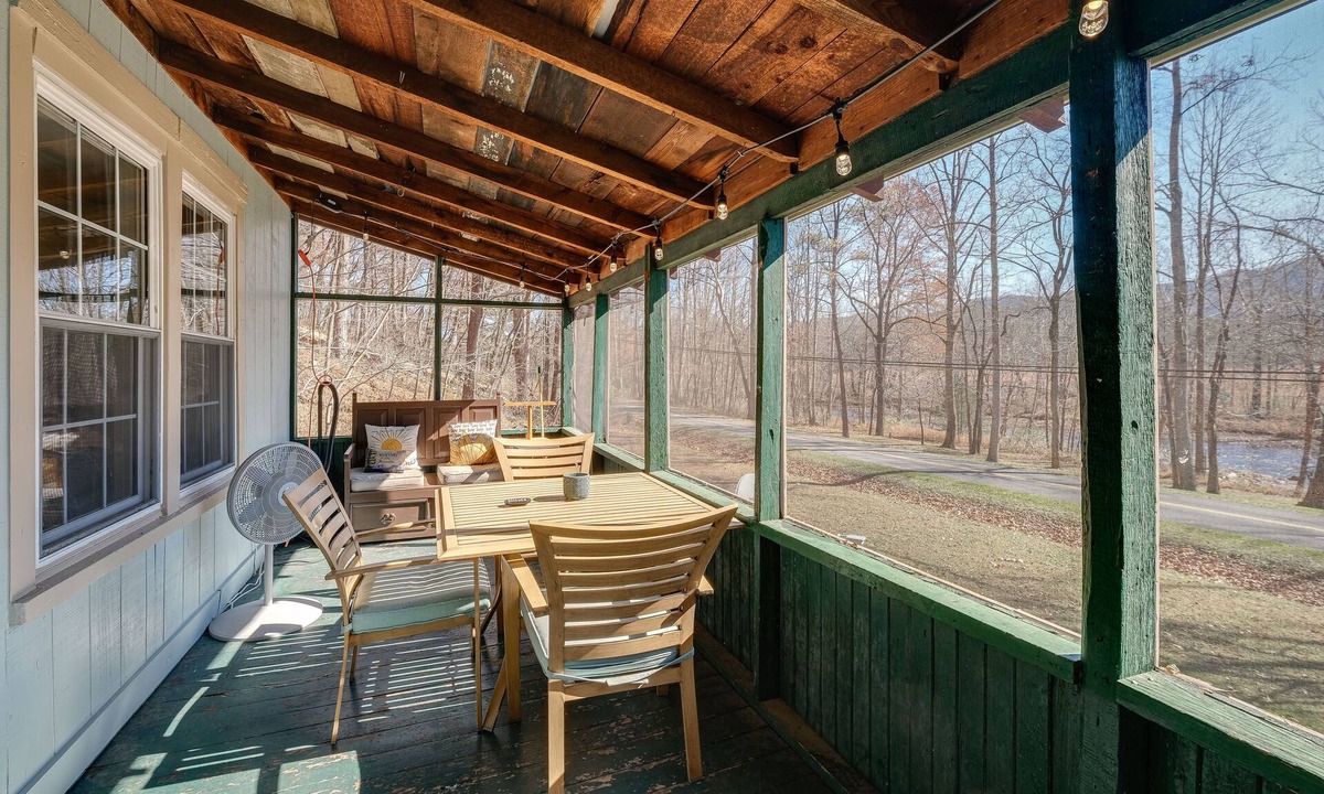 Eagle Rock Cottage | Cozy Eagle Rock Cottage on the Creek w/ Loft!