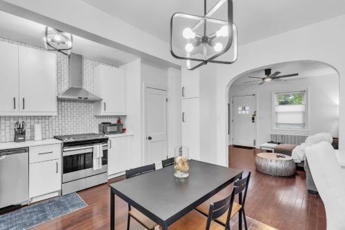 Saint Josephs House | Cozy Getaway Quiet Neighborhood Near DT