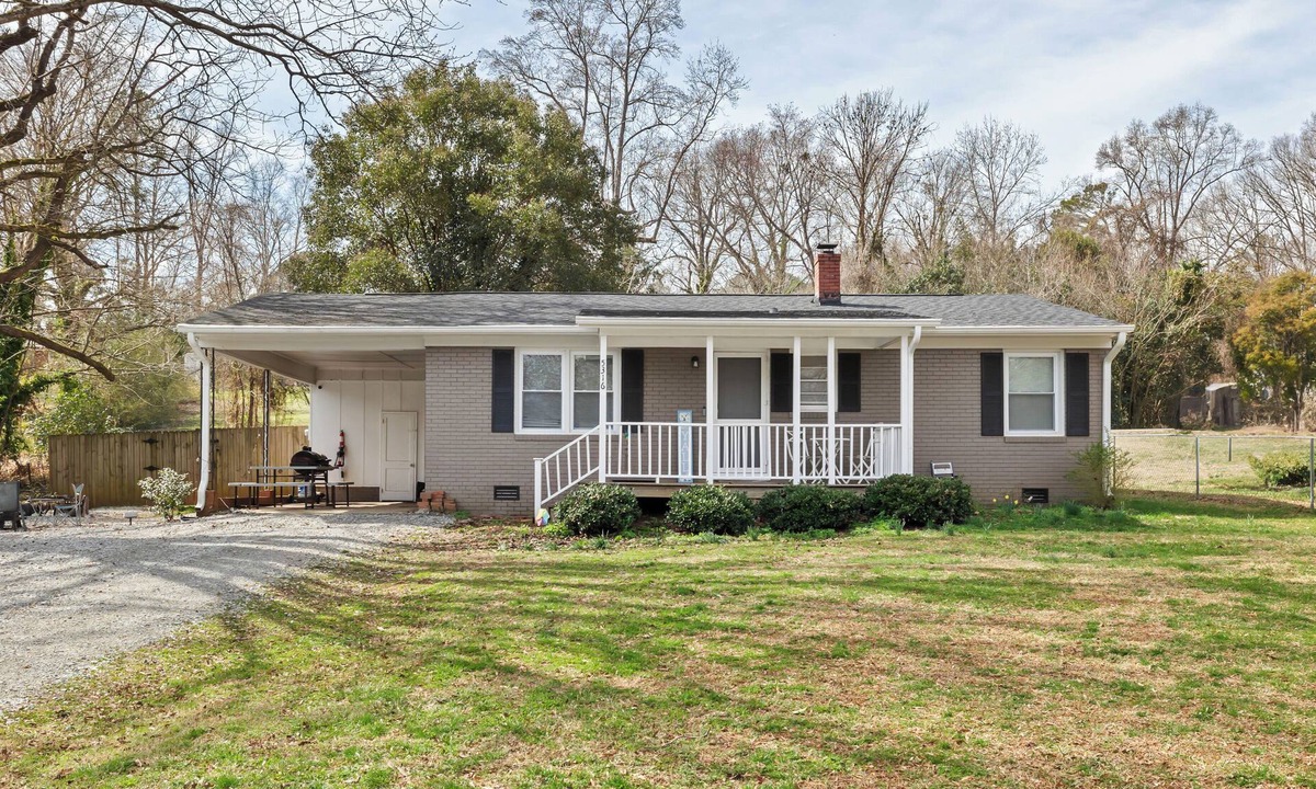 Fuquay-Varina House | Cozy Ranch 15 Min to Raleigh Downtown and 15 to Fuquay-Varina Downtown
