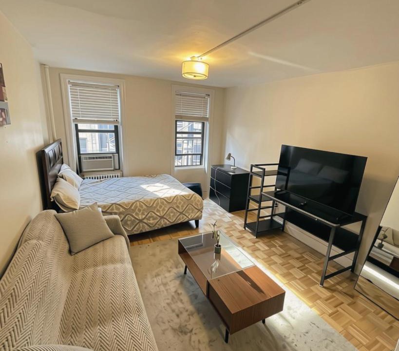 Little Italy Apartment | Cozy Studio in West Village