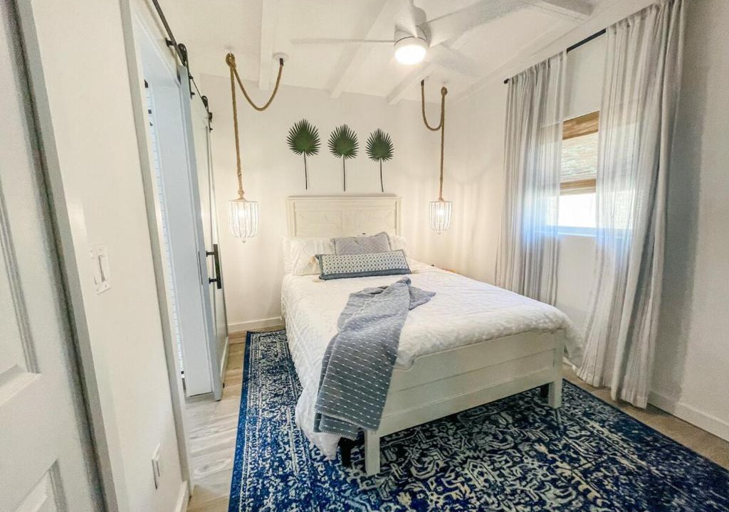 Melbourne Village Apartment | Curlys Cottage - A Vintage Coastal Retreat