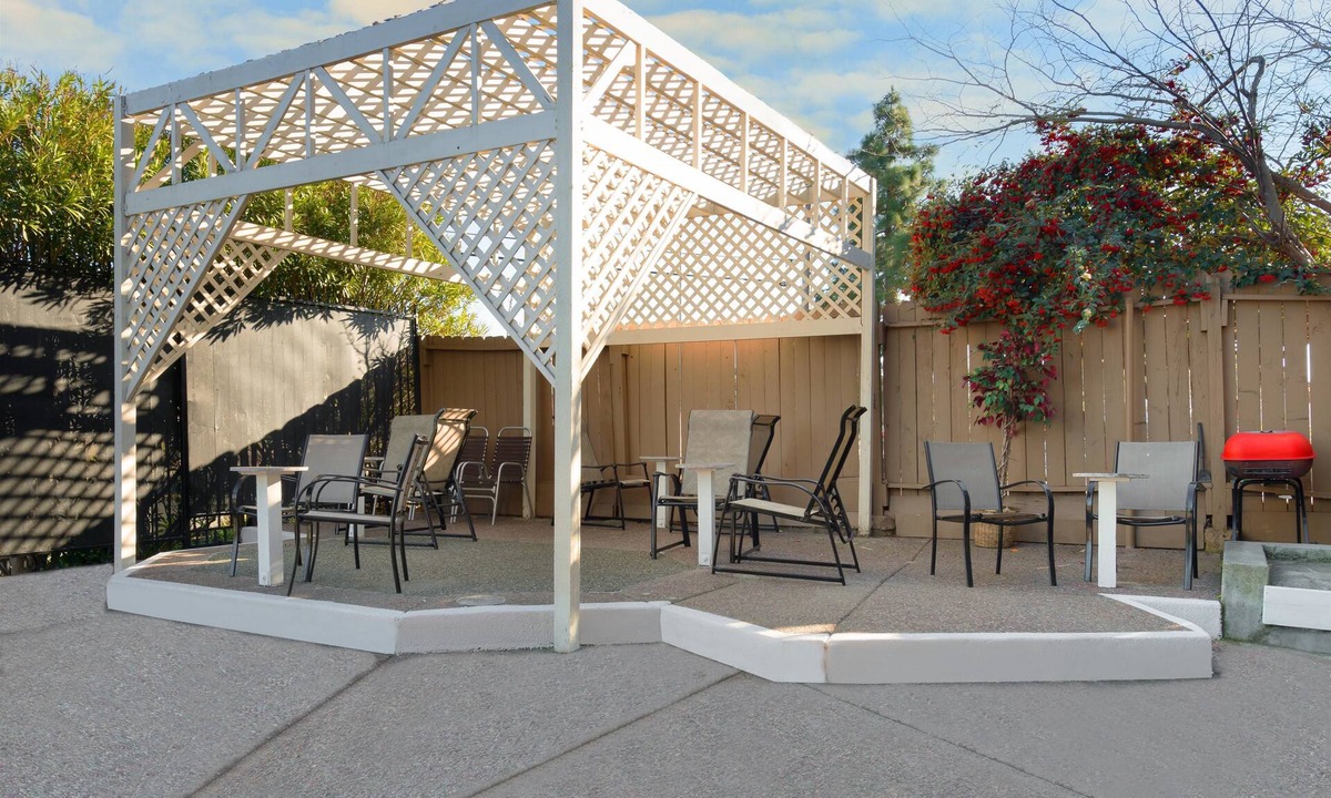 Pinole Hotel | Days Inn by Wyndham Pinole Berkeley
