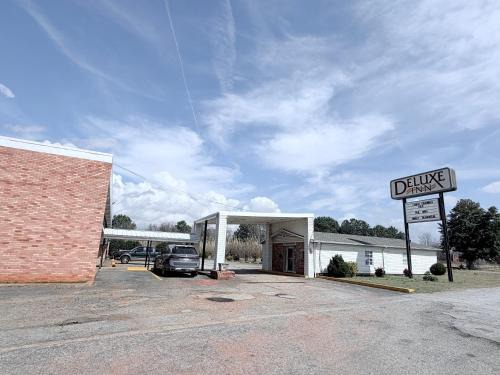 Mauldin Hotel | Deluxe Inn