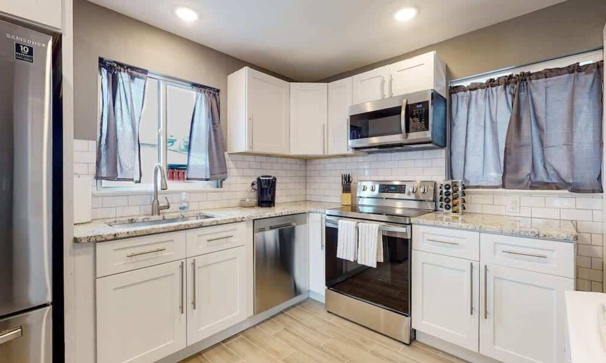 Twin Lakes House | Denver 2 King Bed Cozy Upper Unit