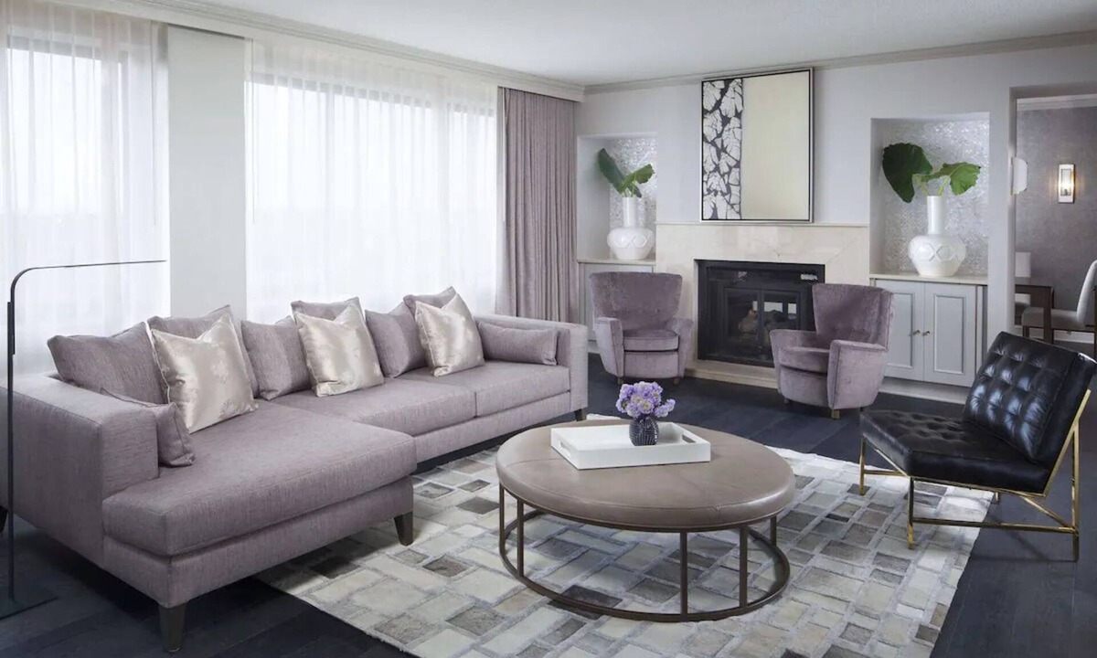 Capitol Hill Hotel | Discover D.C.'s Icons at Your Doorstep! Pet-friendly, Near Madame Tussaud's!