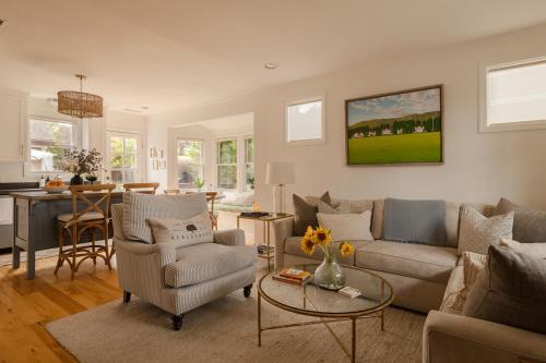 Healdsburg House | Downtown Healdsburg Plaza Charmer Hot Tub