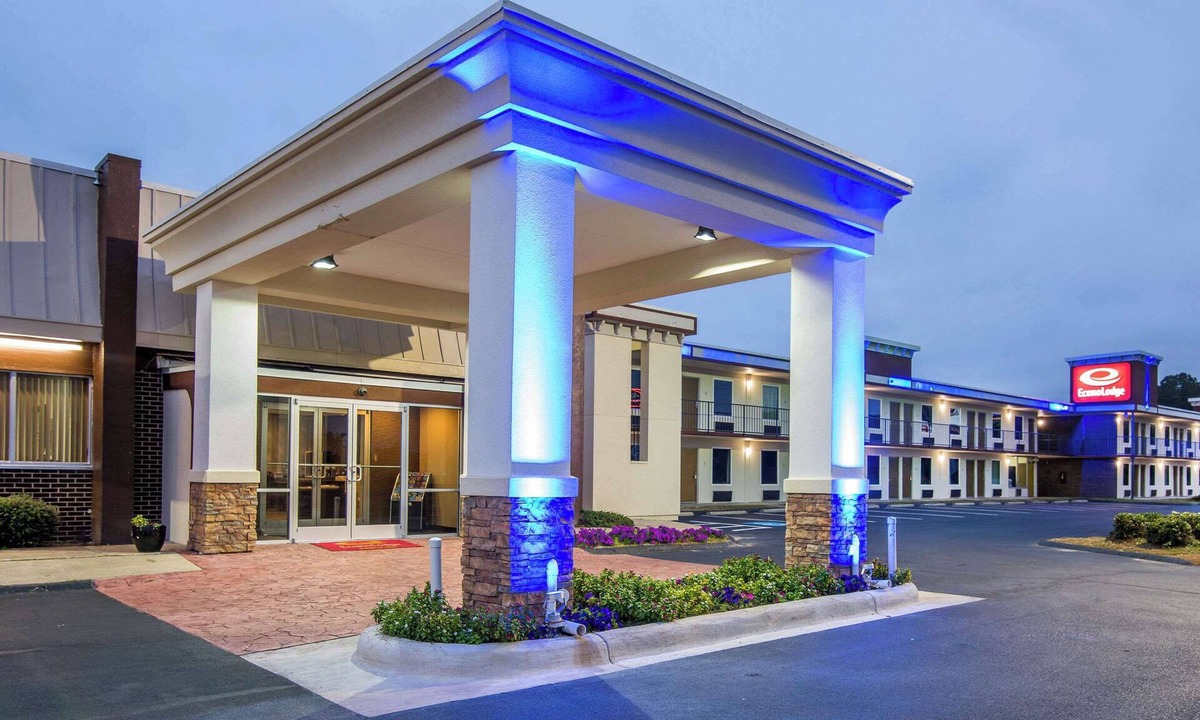 Selma Hotel | Econo Lodge Selma - Smithfield