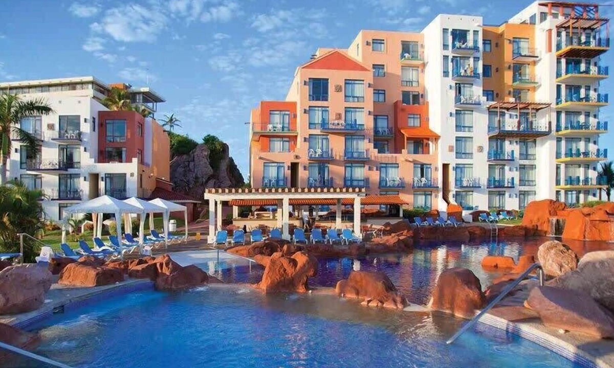 Lomas de Mazatlan Condo | El Cid Marina Beach Hotel | 1BR King Suite