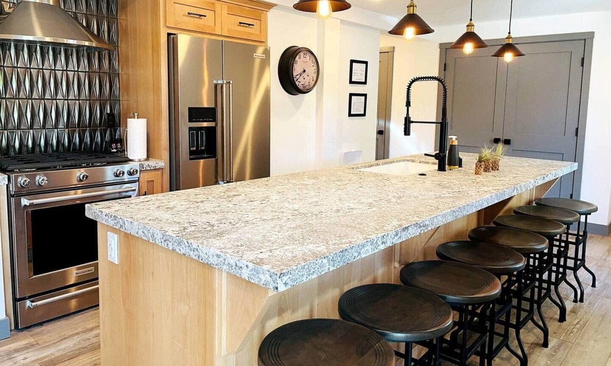 Nevada City Apartment | Empire Suite