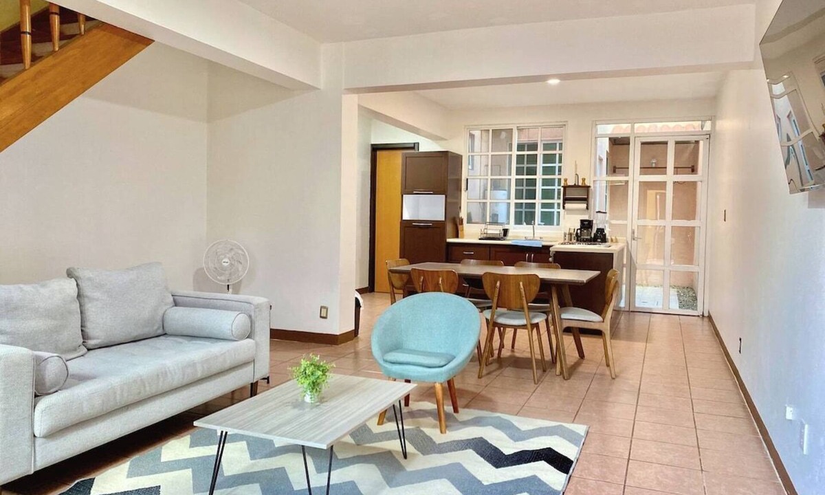 Oaxaca Apartment | Family Size | Plazas & 10′ Centro | Pet-Friendly