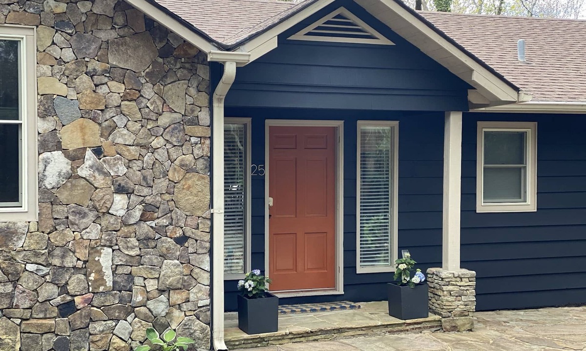 Highlands House | Flat Mountain Estates with long range views and beautiful decor