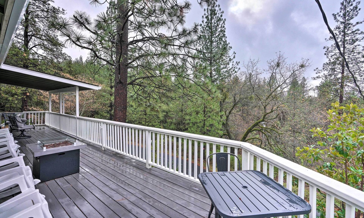 Pine Grove House | Forest-View Deck + Fire Pits: Pine Grove Retreat!