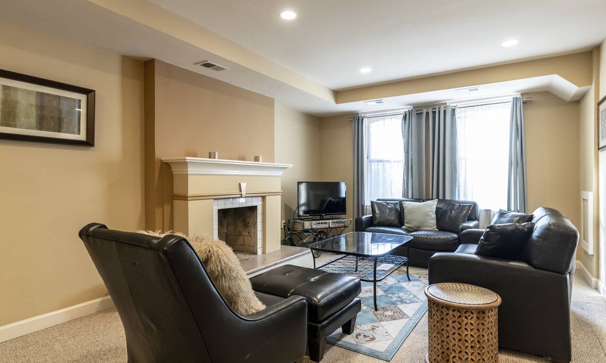 Shaw Apartment | Freshly renovated 1 bedroom in Historic Home- Convention Center/Blagden Alley