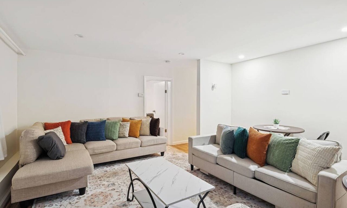 Lower Vailsburg Apartment | Furnished 3BR/2BA Near NYC PATH/EWR/Penn ST