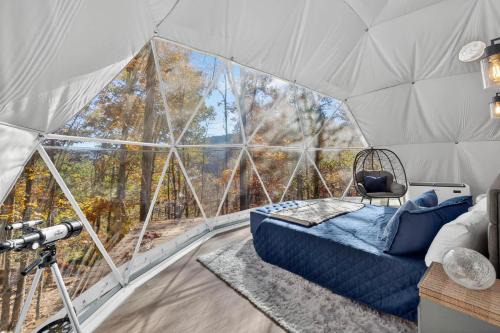 Wardensville House | Glamping dome w deck & views