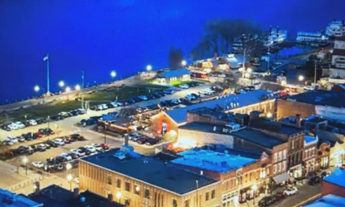 Stillwater Condo | Gorgeous 2-bedroom condo charming Stillwater overlooking St. Croix River