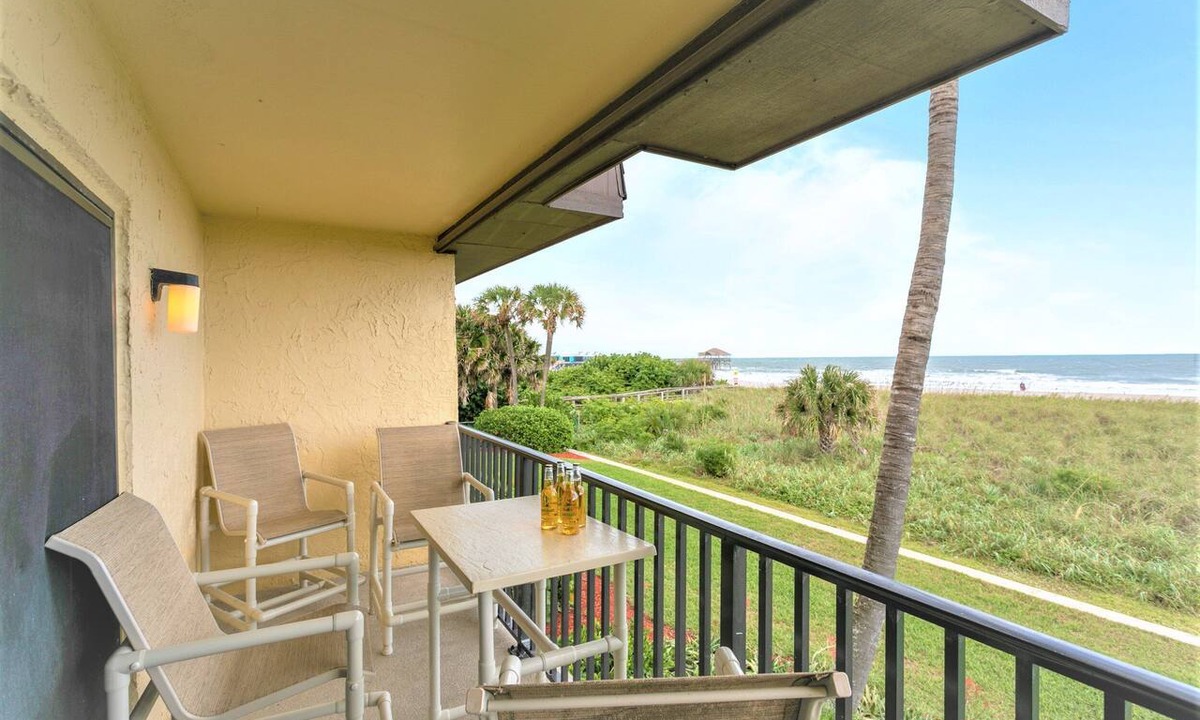 Avon By The Sea Condo | 🌴 Gorgeous Direct Oceanfront Condo l Next to Pier l Private Balcony & Heated Pool!