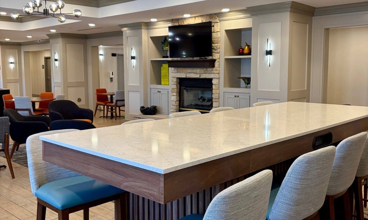 McHenry Hotel | Hampton Inn McHenry