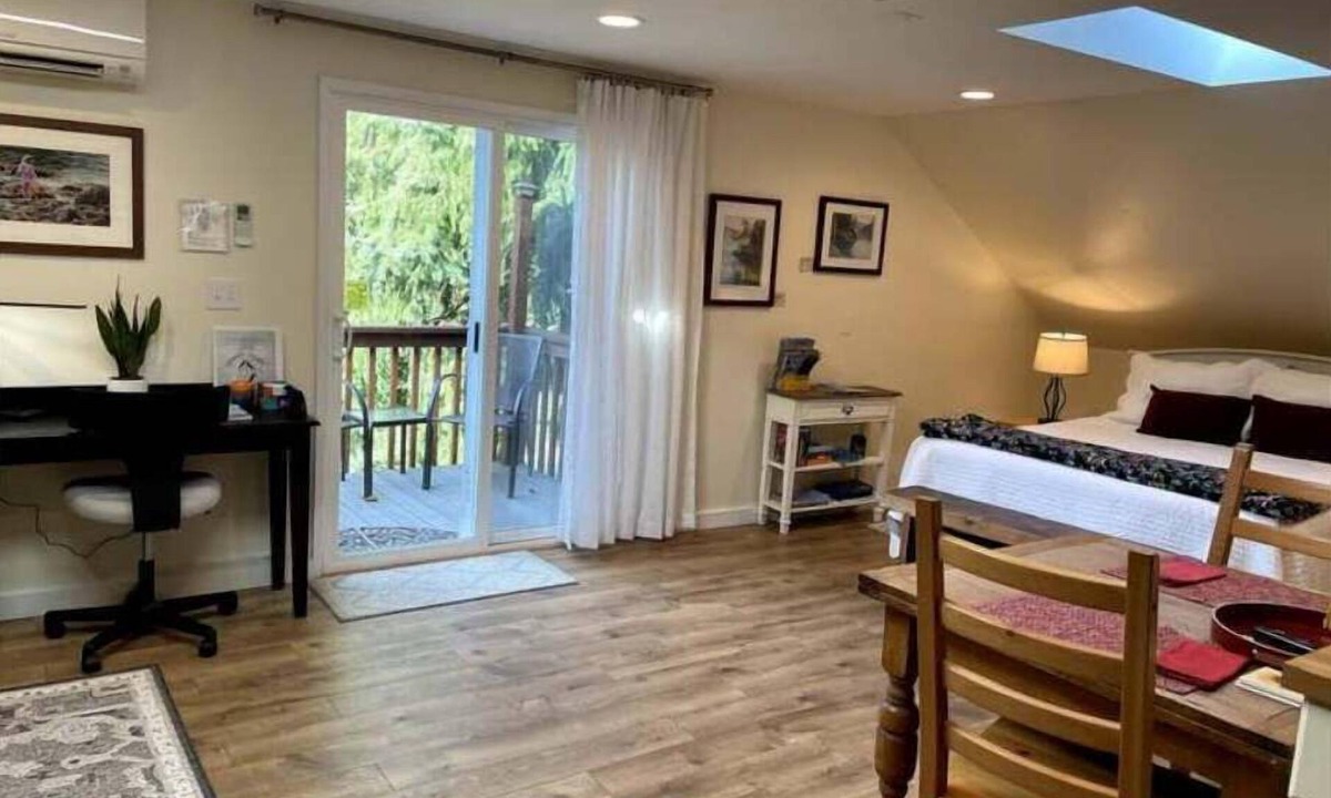 Anacortes Apartment | Happy Valley Studio - Peaceful rest in nature, just 5 minutes from downtown!