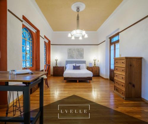 Downtown Mexico City House | Hermosas Habitaciones en Casona Colonial Mexicana