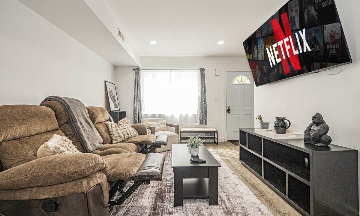 Anacostia House | Hidden & Cozy Gem 3 Bedroom Home Near Downtown DC!