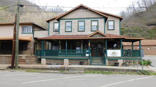 Matewan Hotel | Historic Matewan House Lodging