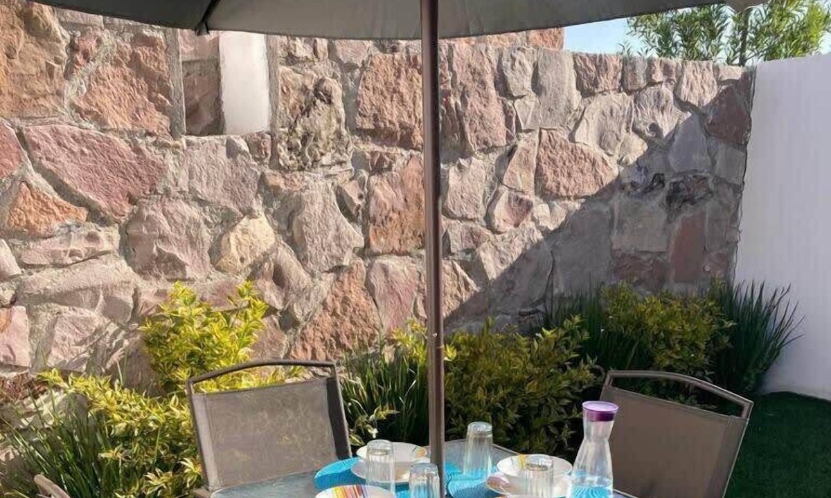 El Marques House | Home with Zibata Golf Club Access, 24hr Security