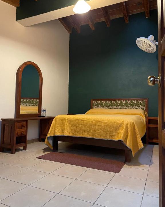 La Capilla Hotel | Hospedaje Las Orquideas